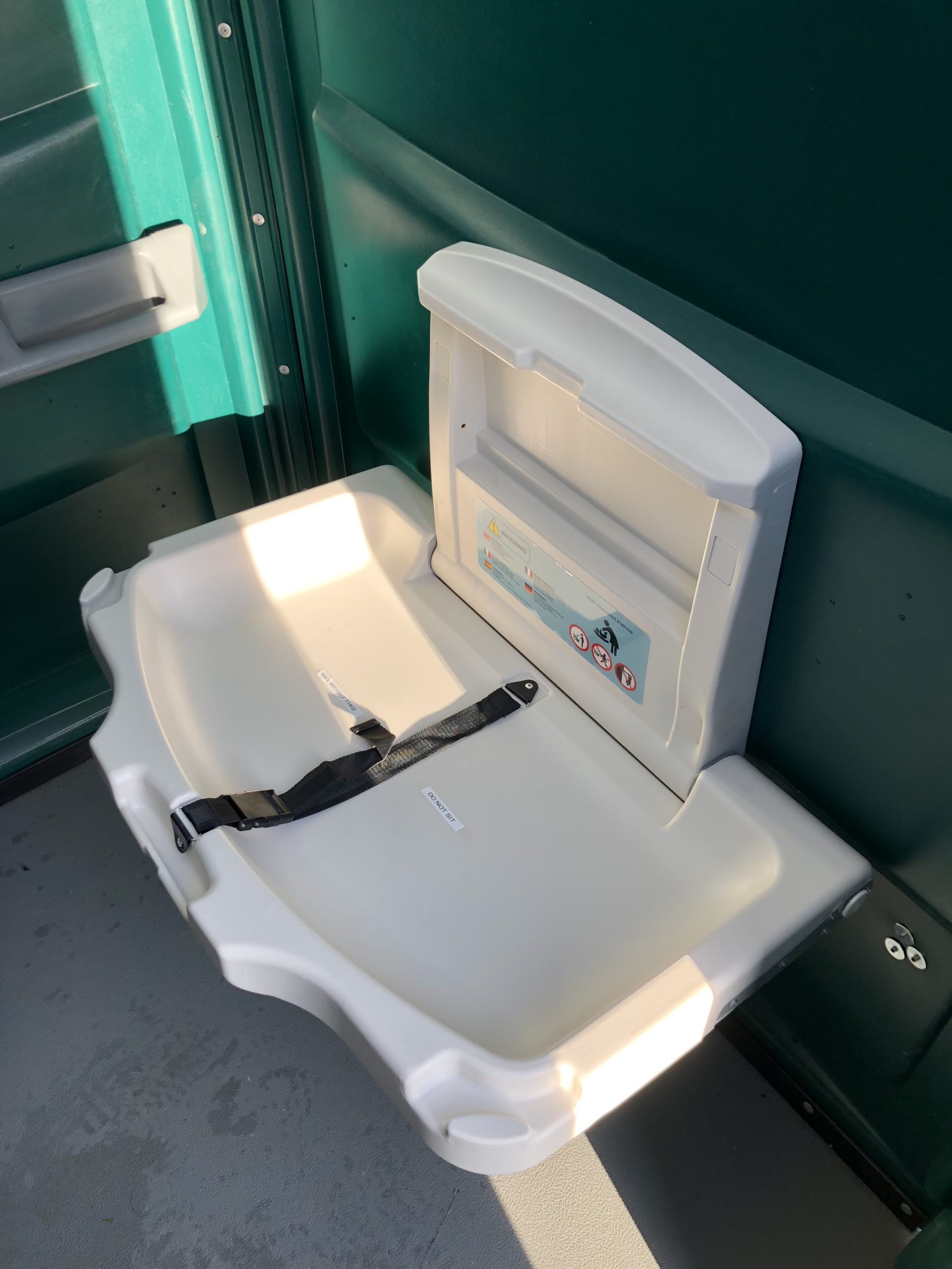 Loo hire including baby-changing facilities Toilets with Baby Changing